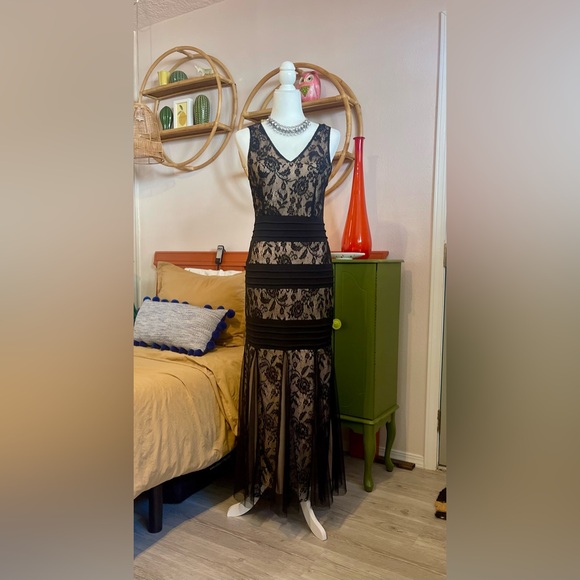 candalite Dresses & Skirts - Candalite Black and Tan Sleeveless V-Neck Formal Maxi Gown